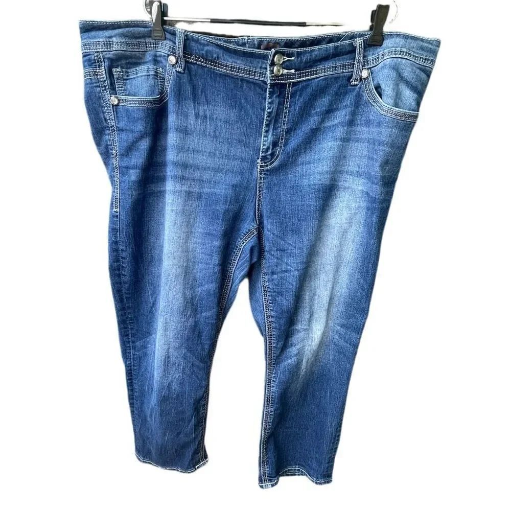 Seven7 Luxe size 24 cropped jeans.